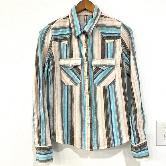 Free People Tops - FREE PEOPLE striped linen blend pearl snap button down size XS